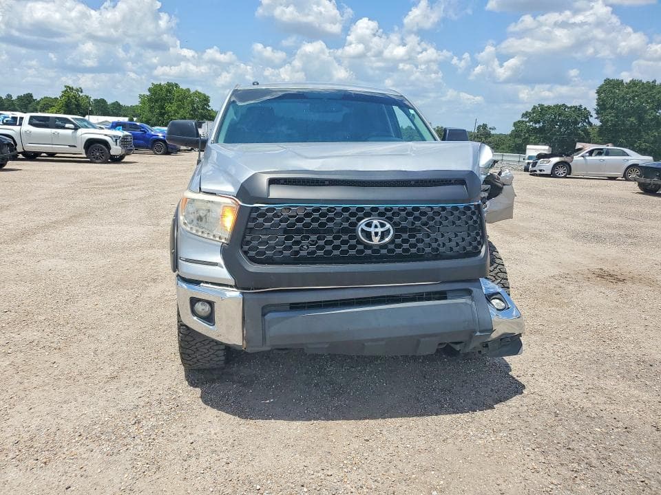2017 TOYOTA TUNDRA SR5 5