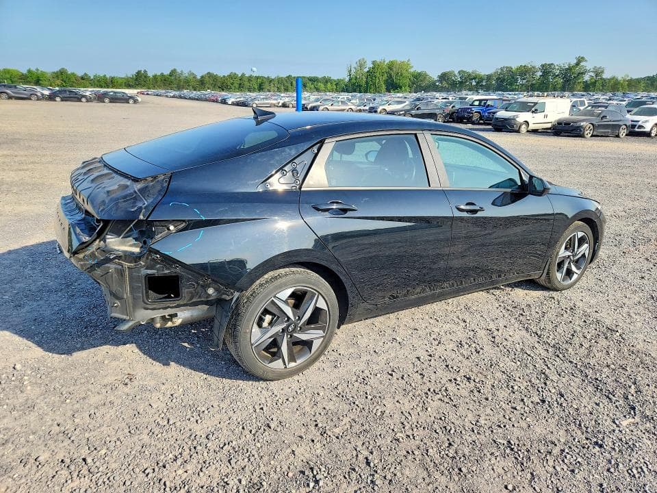 2023 HYUNDAI ELANTRA SEL 3