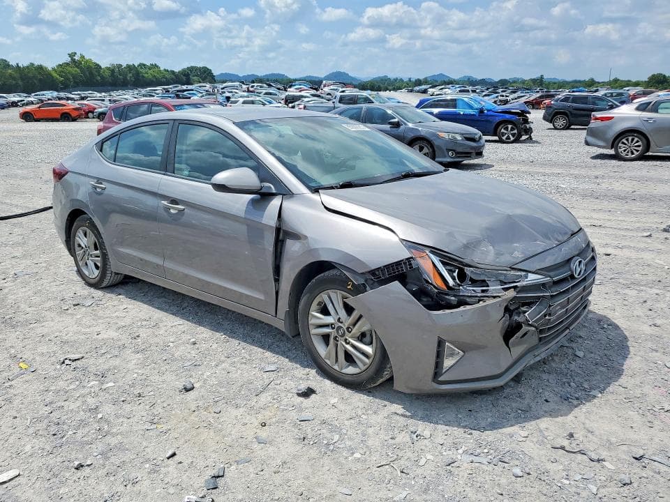 2020 HYUNDAI ELANTRA SEL 4