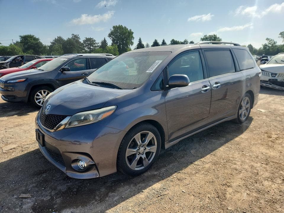 2017 TOYOTA SIENNA SE SE - 1
