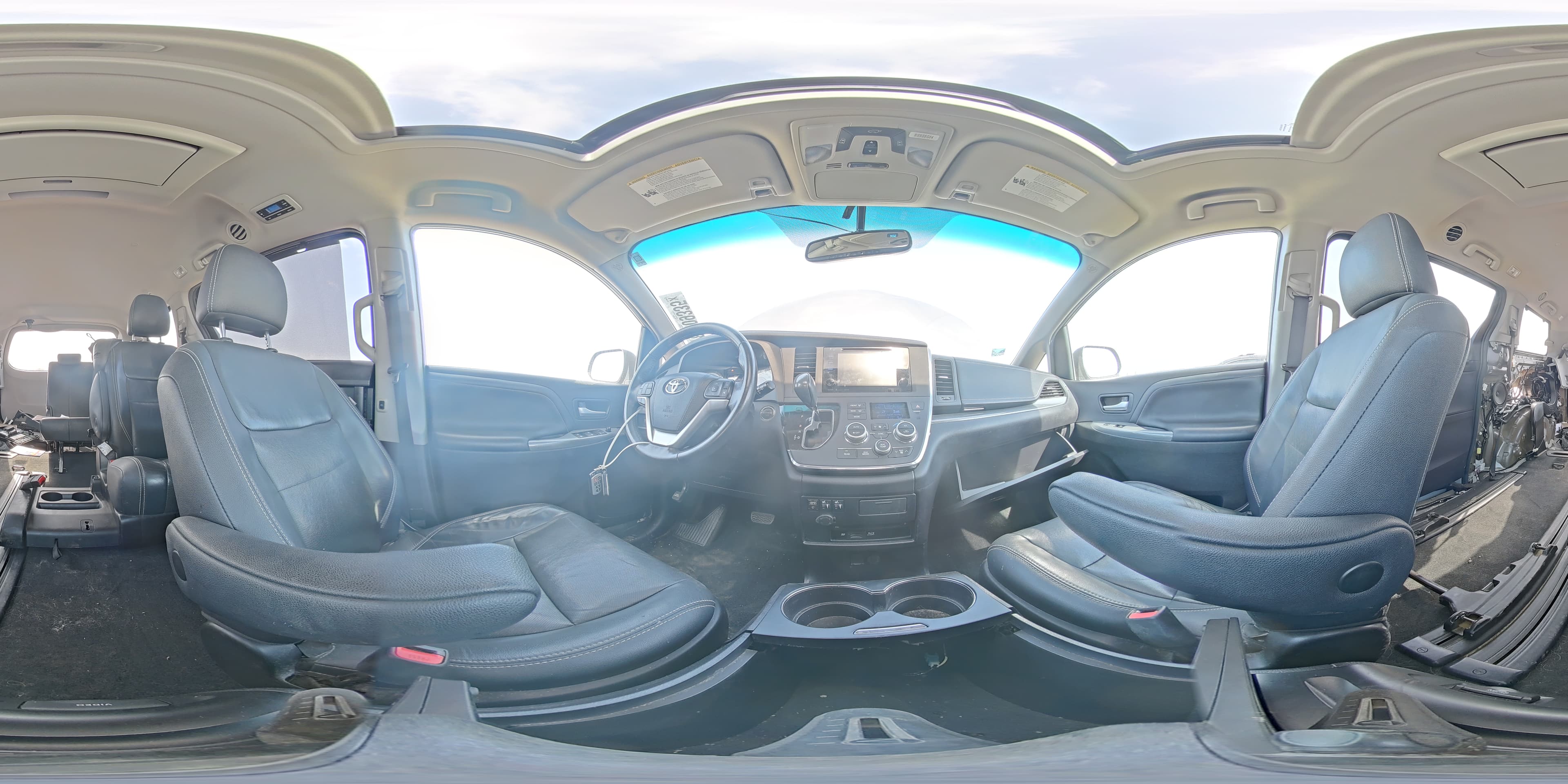 2017 TOYOTA SIENNA SE SE 15