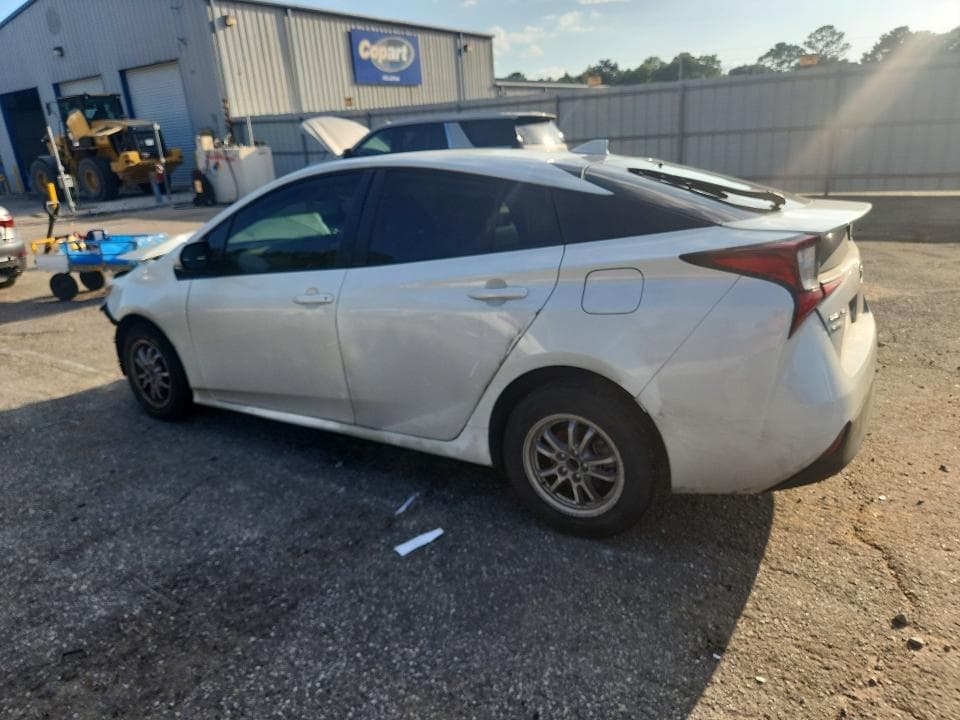2019 TOYOTA PRIUS XLE AWD-E 2