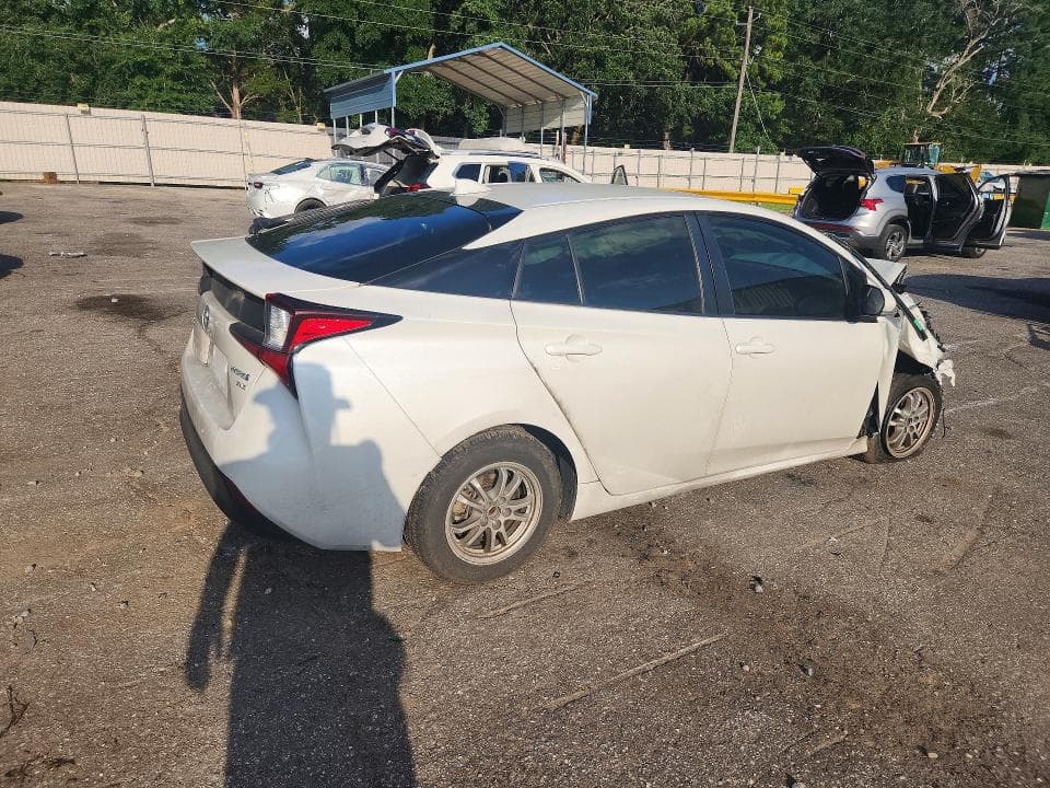 2019 TOYOTA PRIUS XLE AWD-E 3
