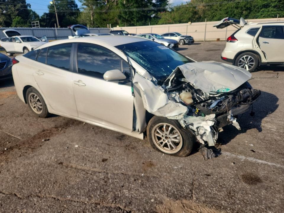2019 TOYOTA PRIUS XLE AWD-E 4
