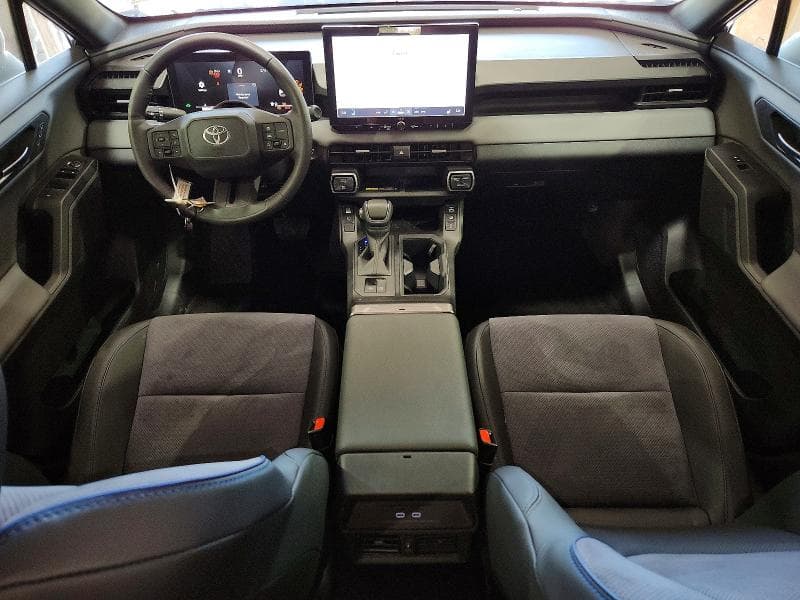 2026 TOYOTA RAV4 XSE 8