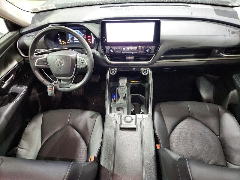 2025 TOYOTA GRAND HIGHLANDER XLE 8