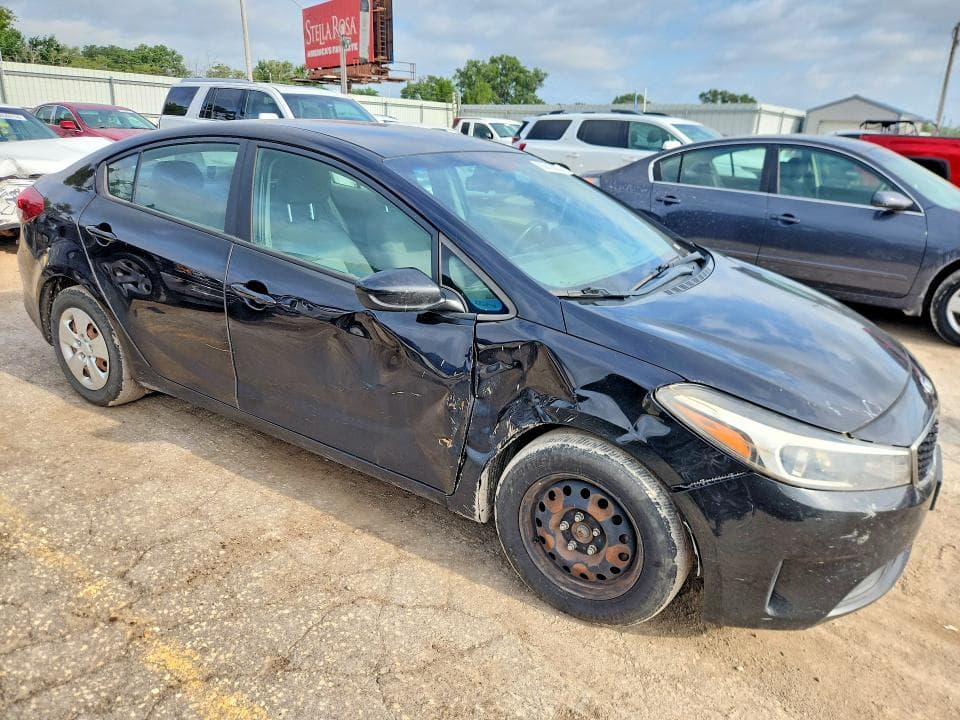 2017 KIA FORTE LX 4
