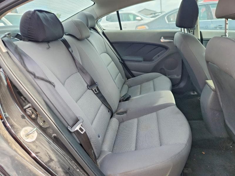 2017 KIA FORTE LX 10