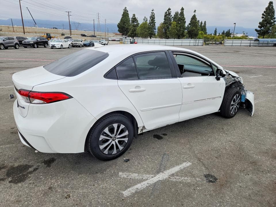 2021 TOYOTA COROLLA LE 3