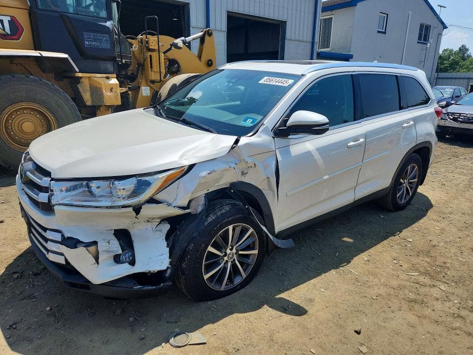2019 TOYOTA HIGHLANDER XLE - 1
