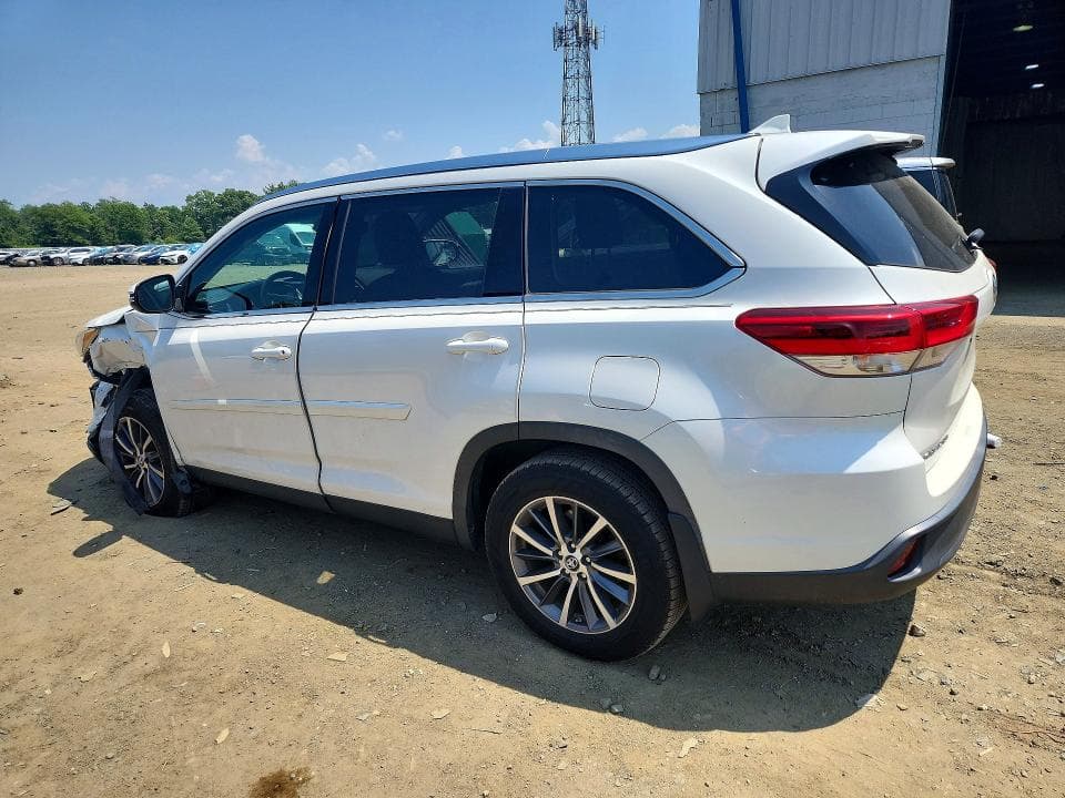 2019 TOYOTA HIGHLANDER XLE 2