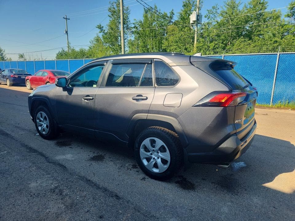 2020 TOYOTA RAV4 LE 2