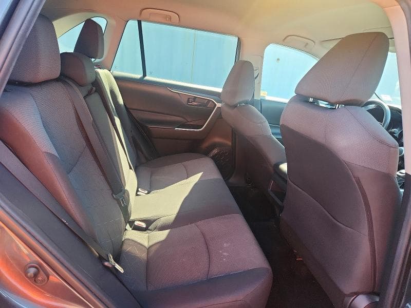 2020 TOYOTA RAV4 LE 11