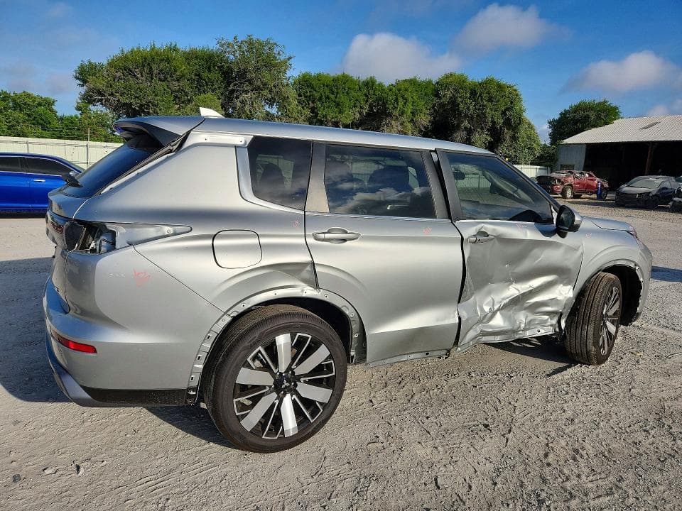 2026 MITSUBISHI OUTLANDER SE 3