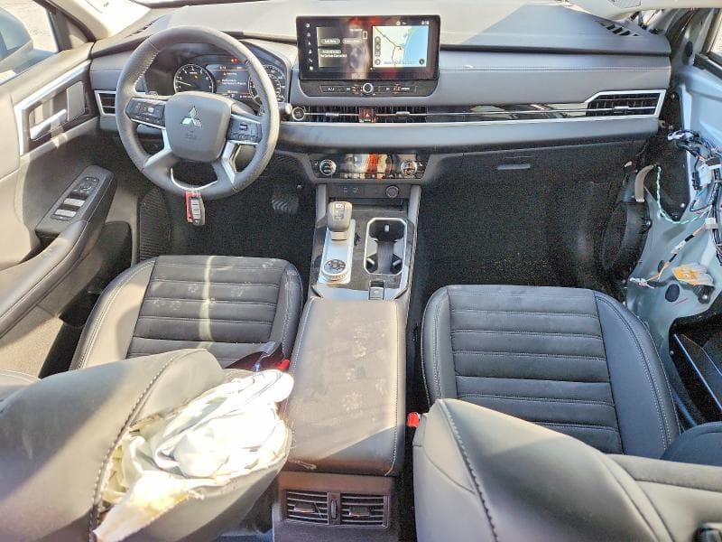 2026 MITSUBISHI OUTLANDER SE 8