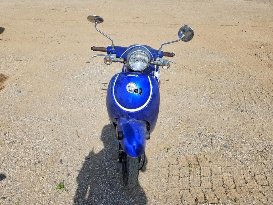 2023 HONDA NCW50 2