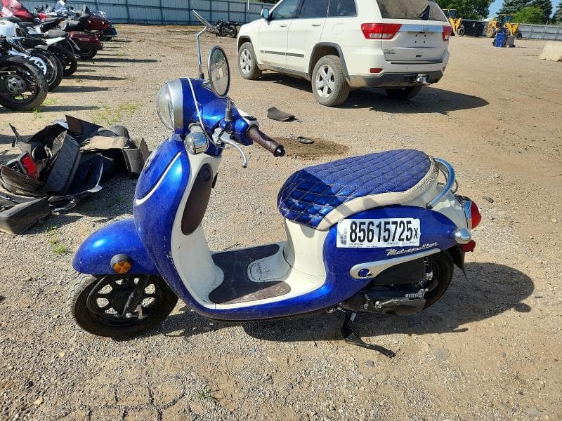 2023 HONDA NCW50 3