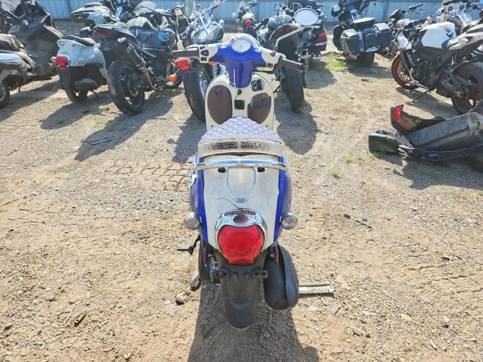 2023 HONDA NCW50 4
