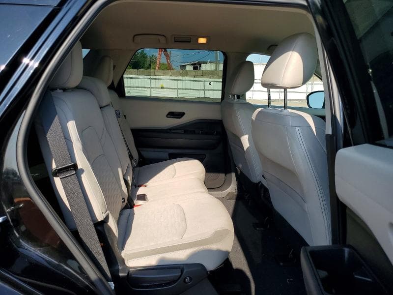 2025 NISSAN PATHFINDER SV 11