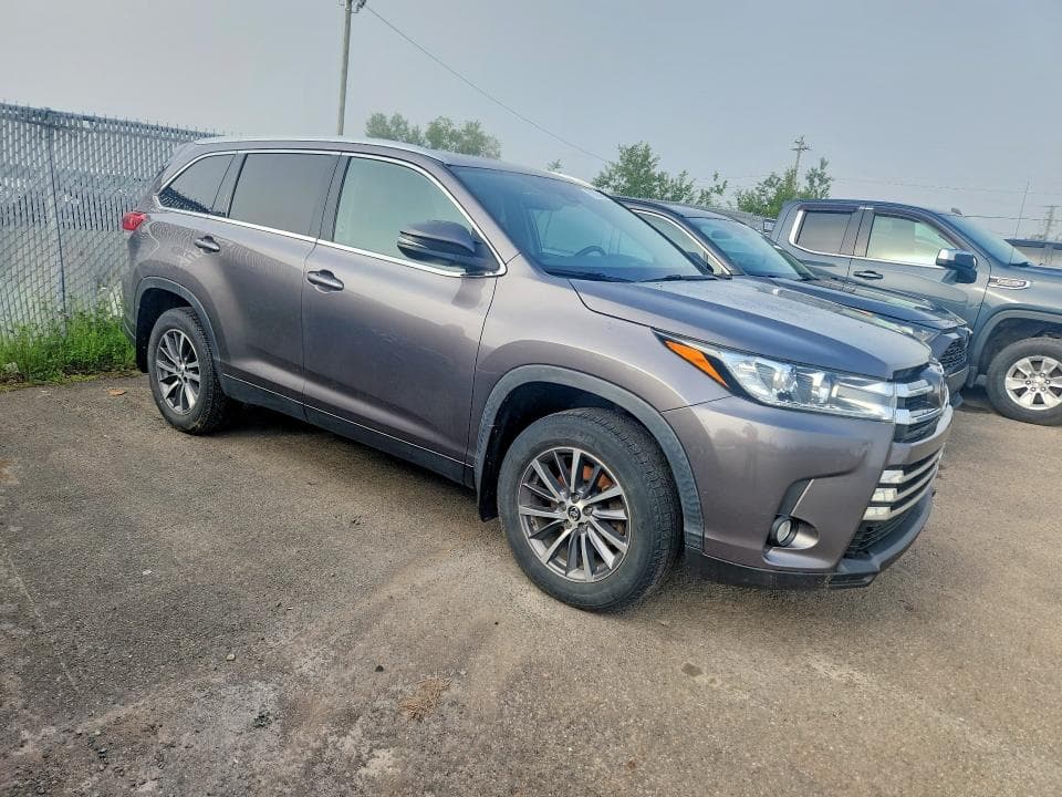 2019 TOYOTA HIGHLANDER XLE XLE 4