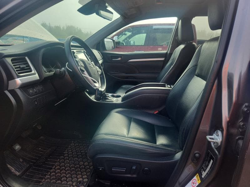 2019 TOYOTA HIGHLANDER XLE XLE 7