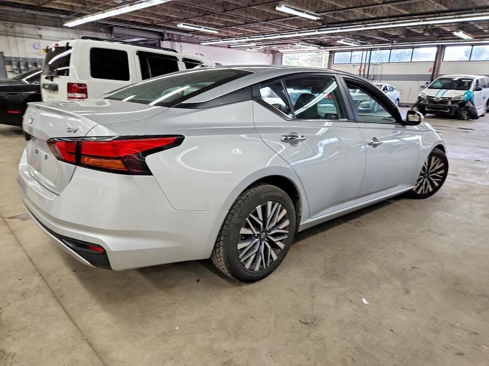 2023 NISSAN ALTIMA SV 3