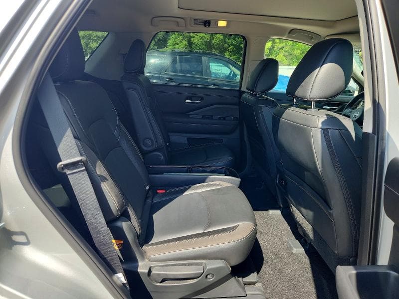 2025 NISSAN PATHFINDER SL 11