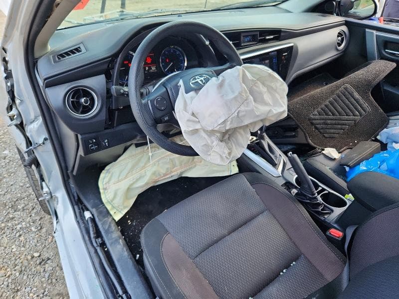 2017 TOYOTA COROLLA LE 8