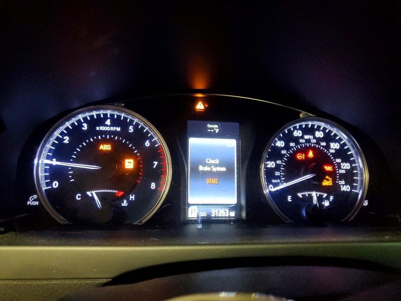 2017 TOYOTA CAMRY XLE XLE 9