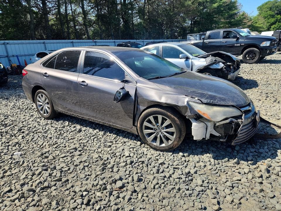 2017 TOYOTA CAMRY XLE 4