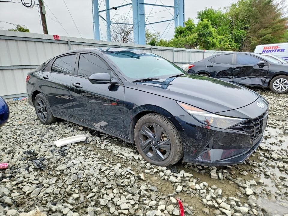 2023 HYUNDAI ELANTRA SEL 4