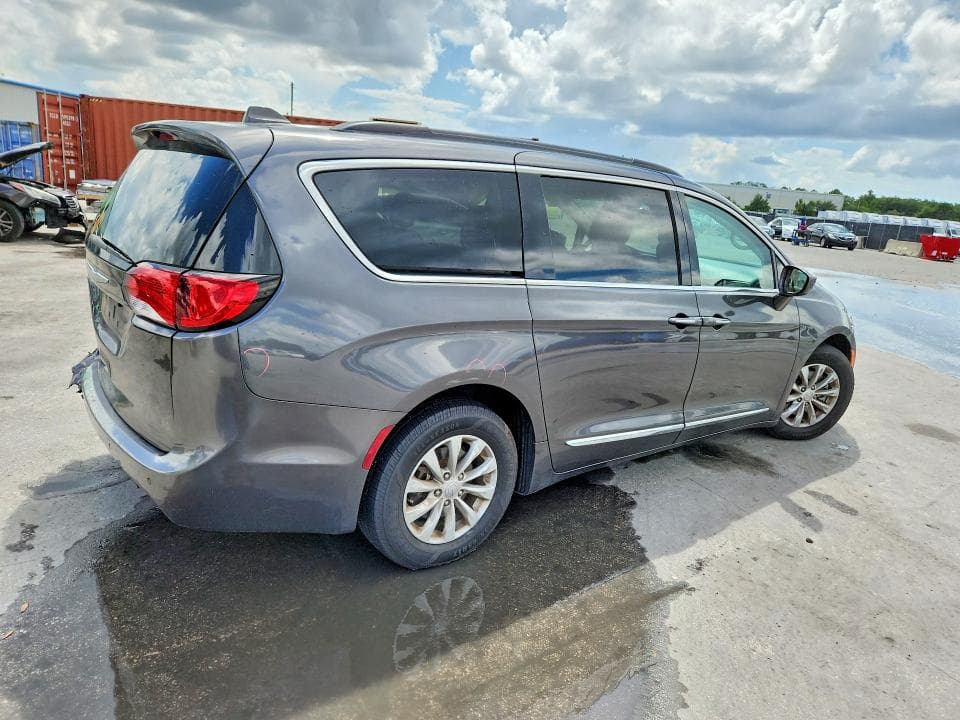 2017 CHRYSLER PACIFICA TOURING L 3