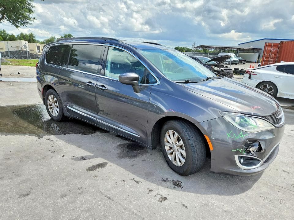2017 CHRYSLER PACIFICA TOURING L 4