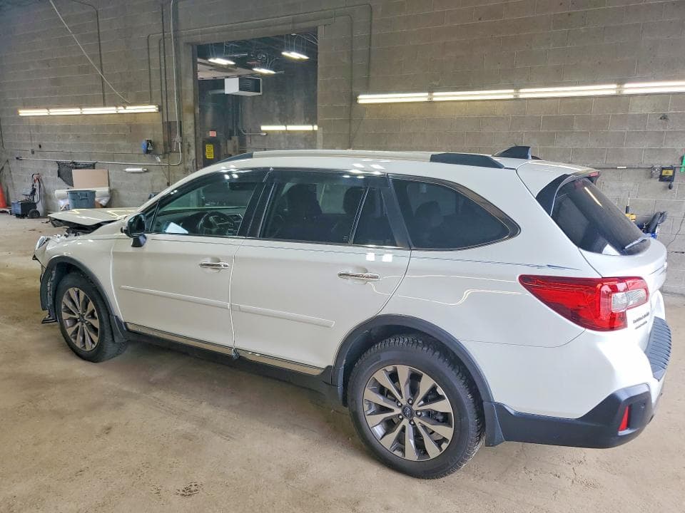 2018 SUBARU OUTBACK TOURING 2