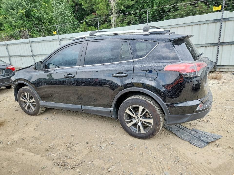 2018 TOYOTA RAV4 XLE 2