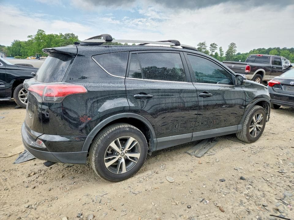 2018 TOYOTA RAV4 XLE 3