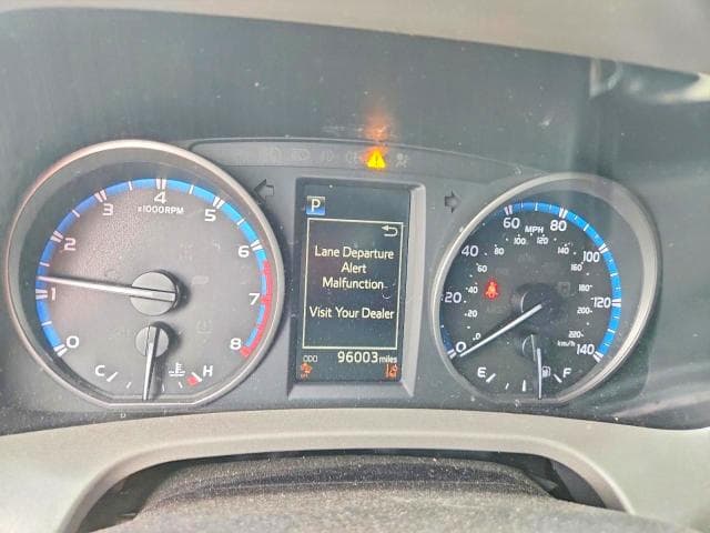 2018 TOYOTA RAV4 XLE 9