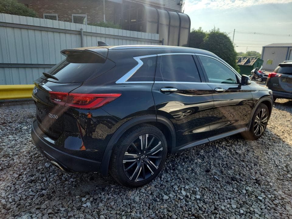 2021 INFINITI QX50 LUXE 3
