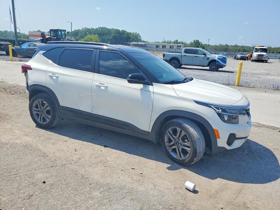 2022 KIA SELTOS S 4