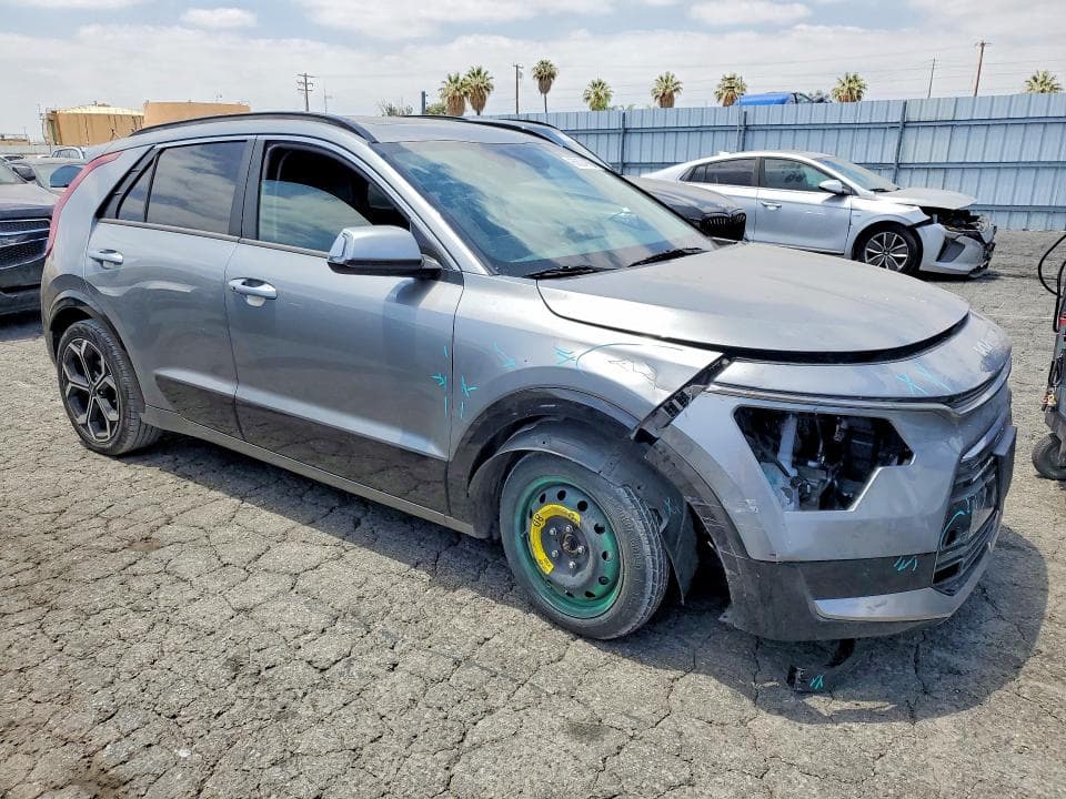 2023 KIA NIRO EX 4