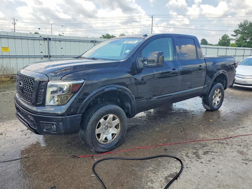 2018 NISSAN TITAN PRO-4X - 1