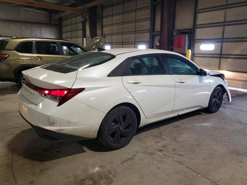 2021 HYUNDAI ELANTRA SEL 3