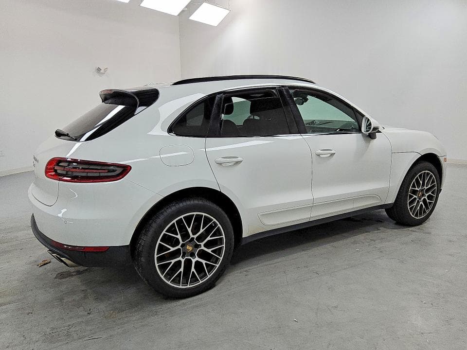 2018 PORSCHE MACAN S 3
