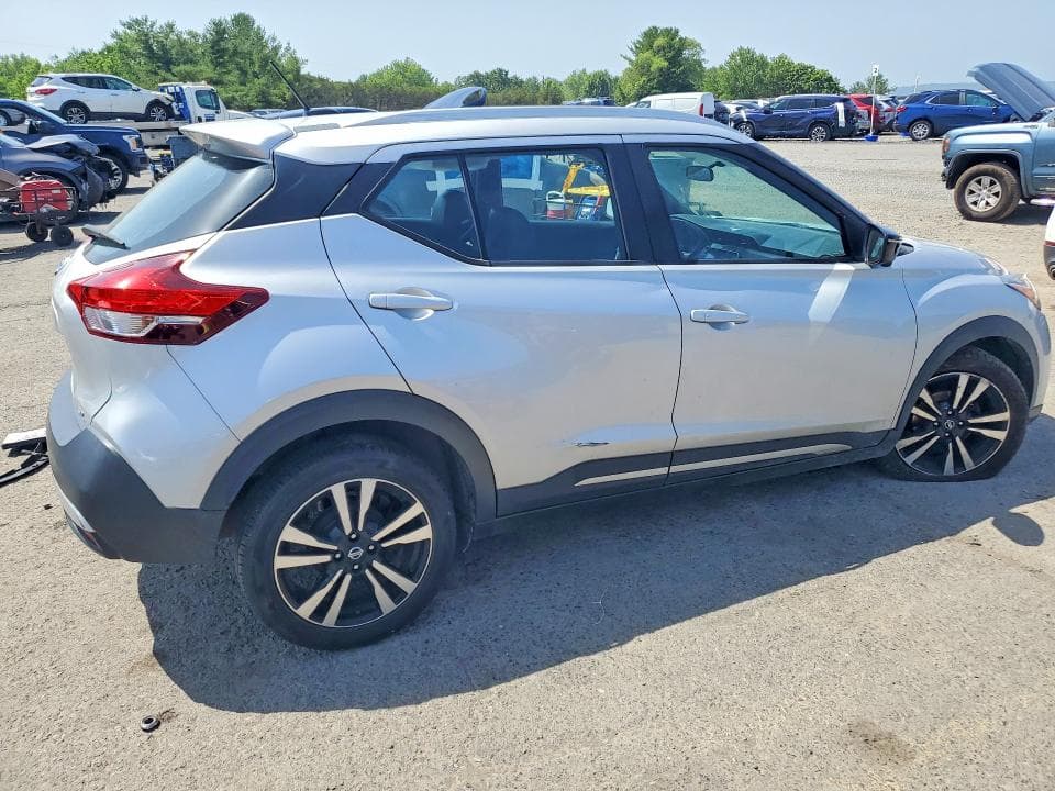 2019 NISSAN KICKS 3