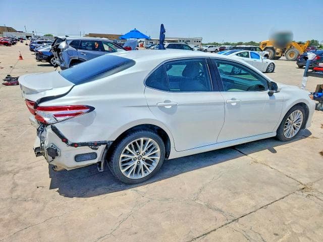 2019 TOYOTA CAMRY XLE XLE 3