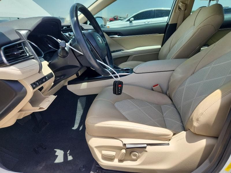 2019 TOYOTA CAMRY XLE XLE 7