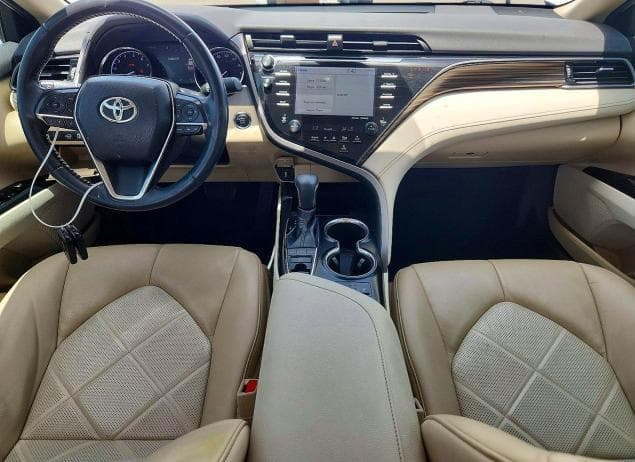 2019 TOYOTA CAMRY XLE XLE 8