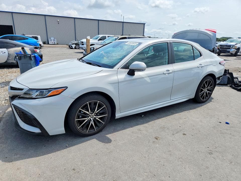 2024 TOYOTA CAMRY SE - 1