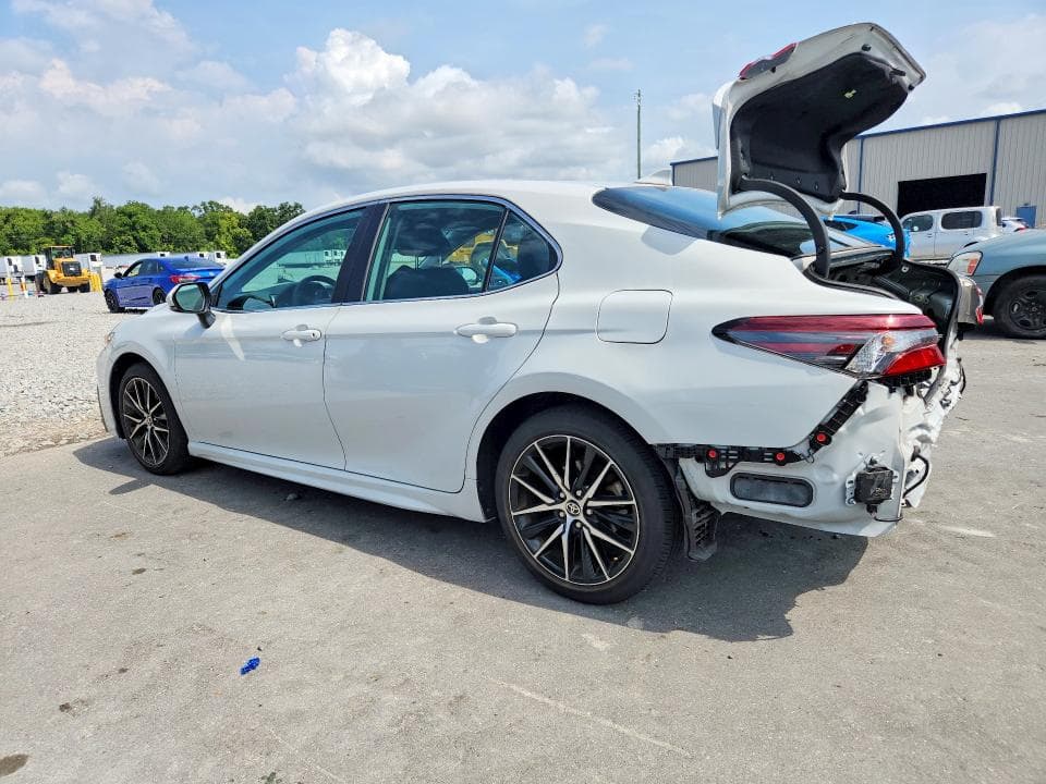 2024 TOYOTA CAMRY SE 2