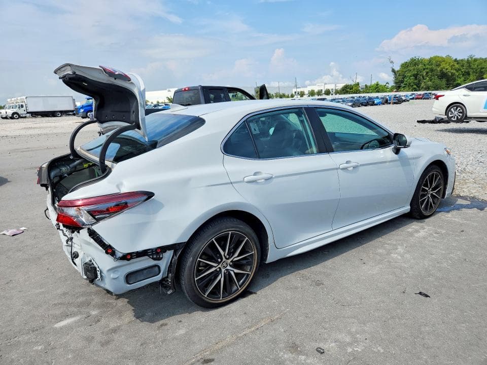 2024 TOYOTA CAMRY SE 3